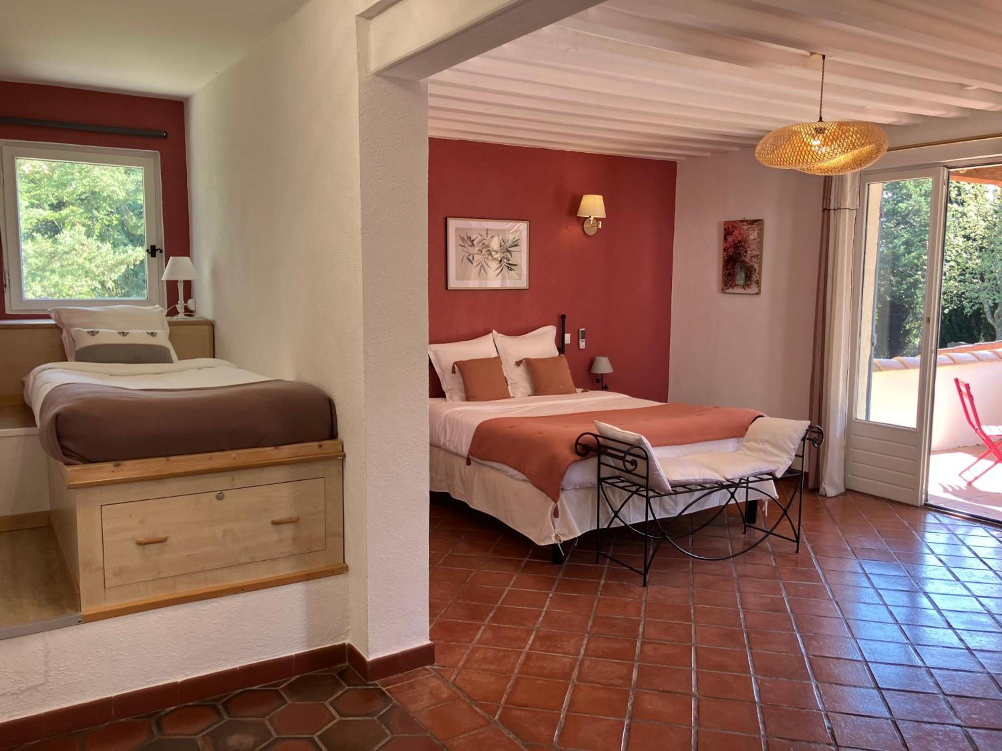 Hotel La Bastide Du Val 3*